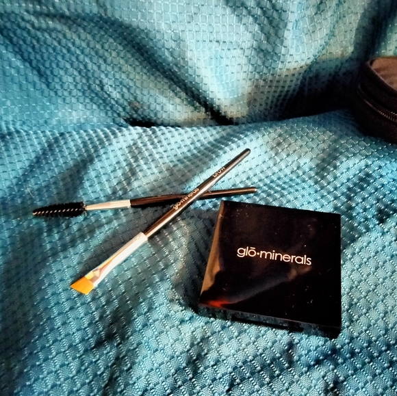 NEW! Glo Brow Collection Kit in Brown - Picture 5 of 5